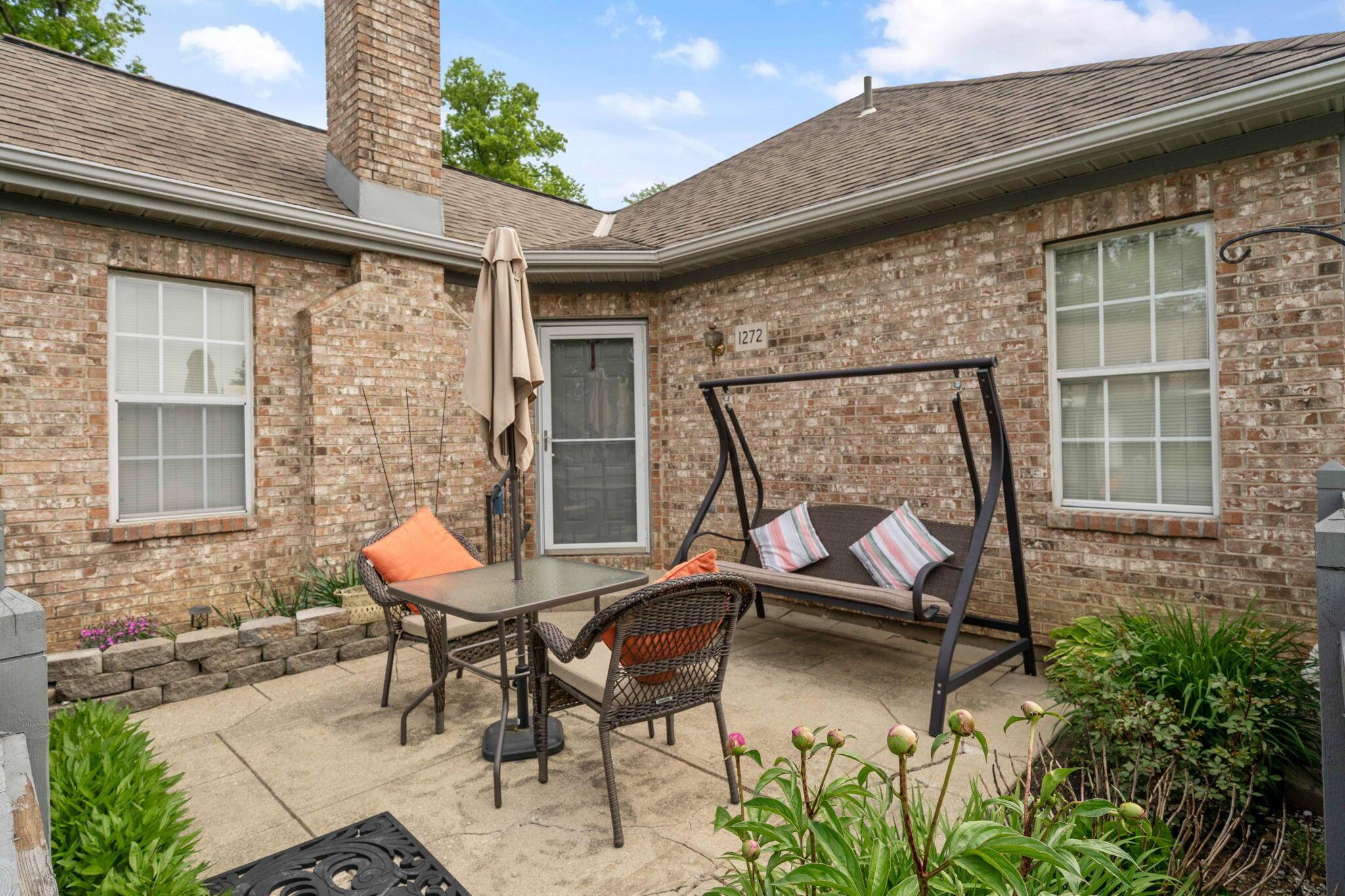 1272 Villa Oaks Court, Columbus, Ohio image 2