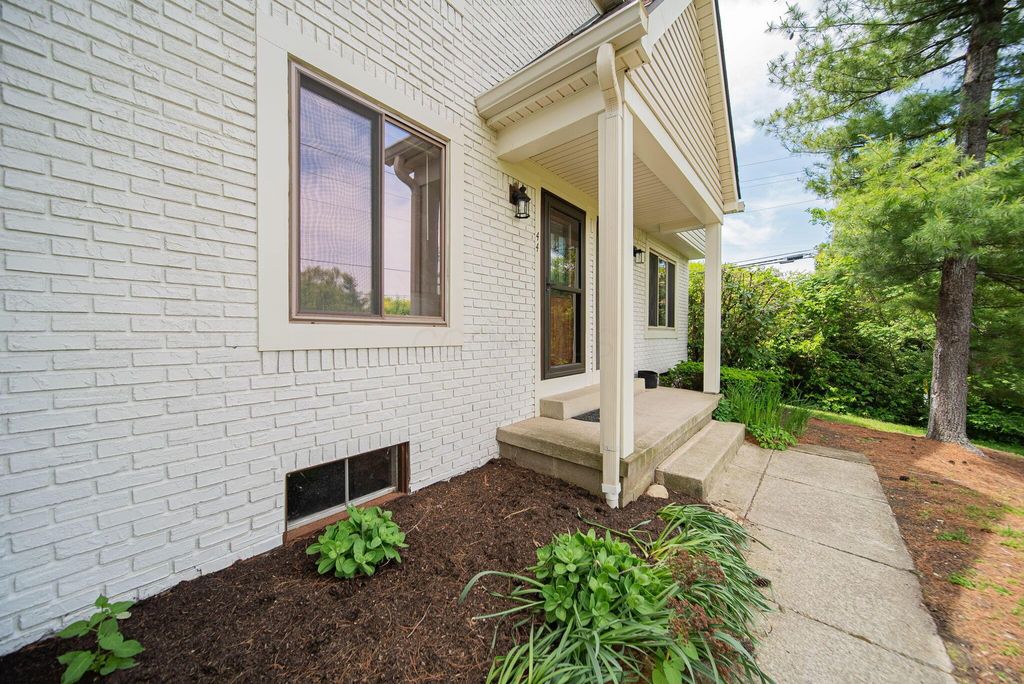 Photo of 44 Hedgerow Lane, Delaware, OH 43015 (MLS # 226016872)