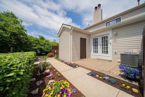 Photo of 44 Hedgerow Lane, Delaware, OH 43015 (MLS # 226016872)