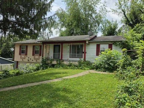 Homes For Sale - 3056 Broadvue Circle<br/> Zanesville, OH 43701