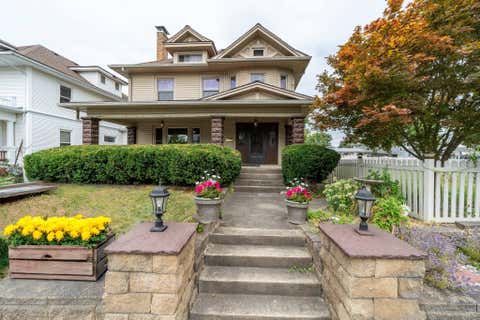 Photo of 614 Columbus Avenue, Washington Court House, OH 43160 (MLS # 226030062)