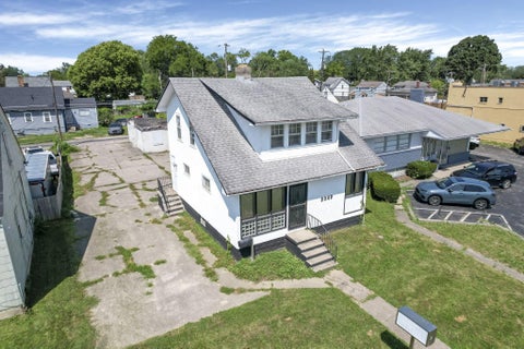 Photo of 3049 Cleveland Avenue, Columbus, OH 43224 (MLS # 226038532)