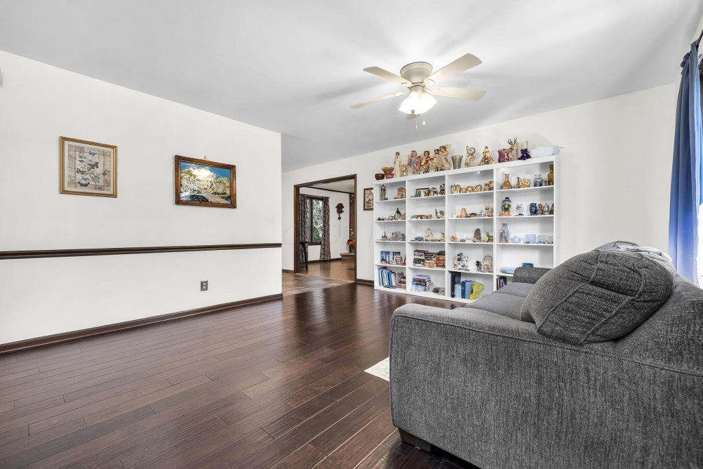 Photo of 213 Meadowbrook Drive, Bellefontaine, OH 43311 (MLS # 226040118)