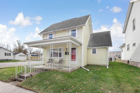 Photo of 377 E Union Street, Circleville, OH 43113 (MLS # 225043330)