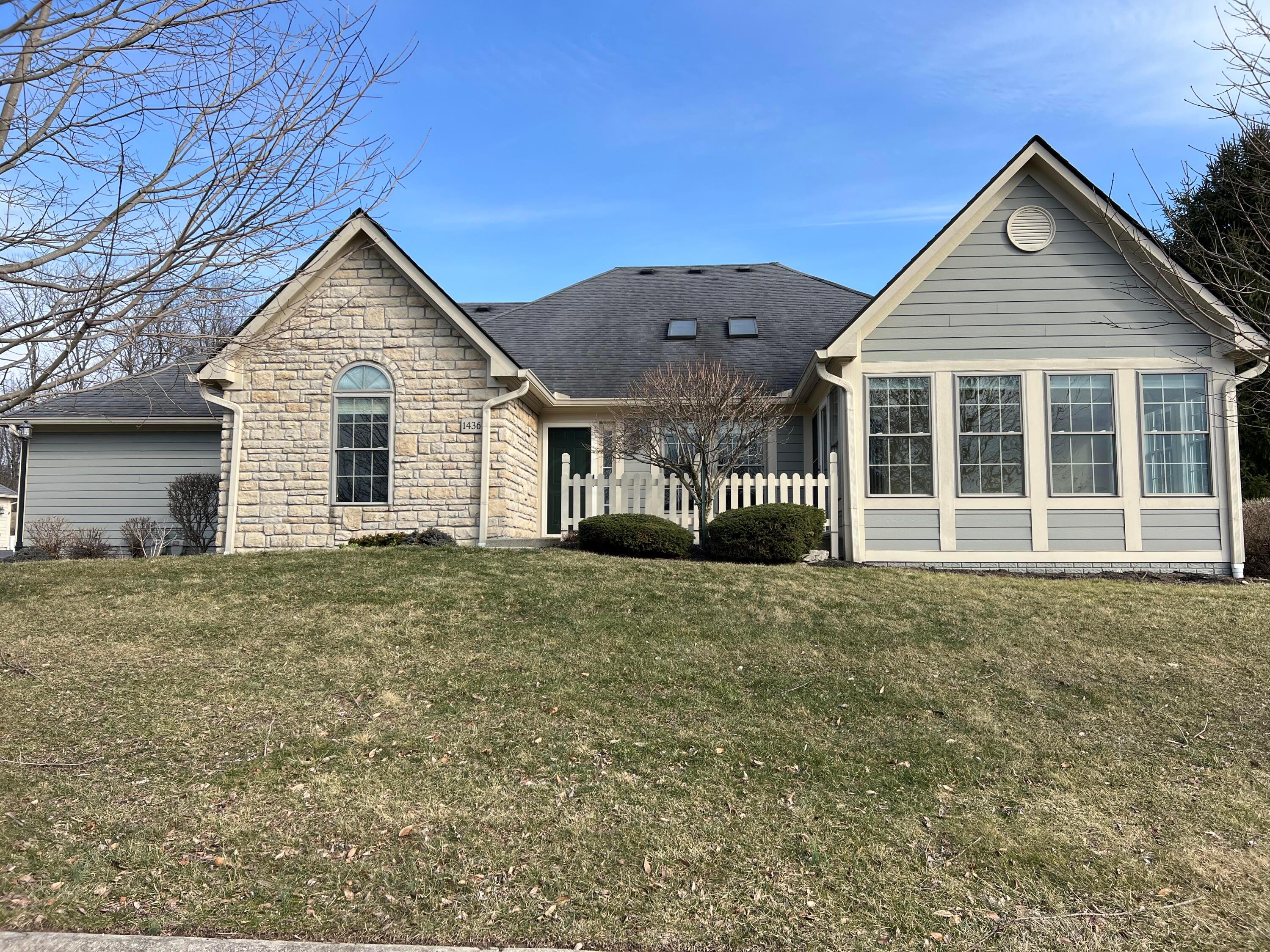1436 Meadow Ridge Drive, Lancaster, Ohio image 1