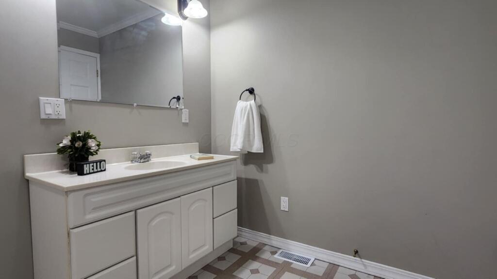 430 N Simon Street, Ada, Ohio image 31