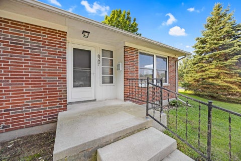 Tiny photo for 620 N Park Street, Bellefontaine, OH 43311 (MLS # 226032126)