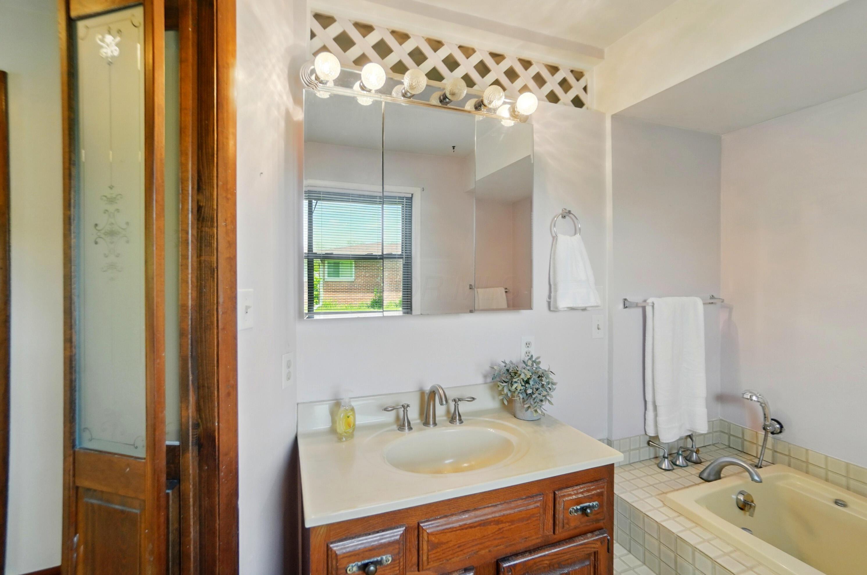 21 Hedgely Road, Springfield, Ohio image 34