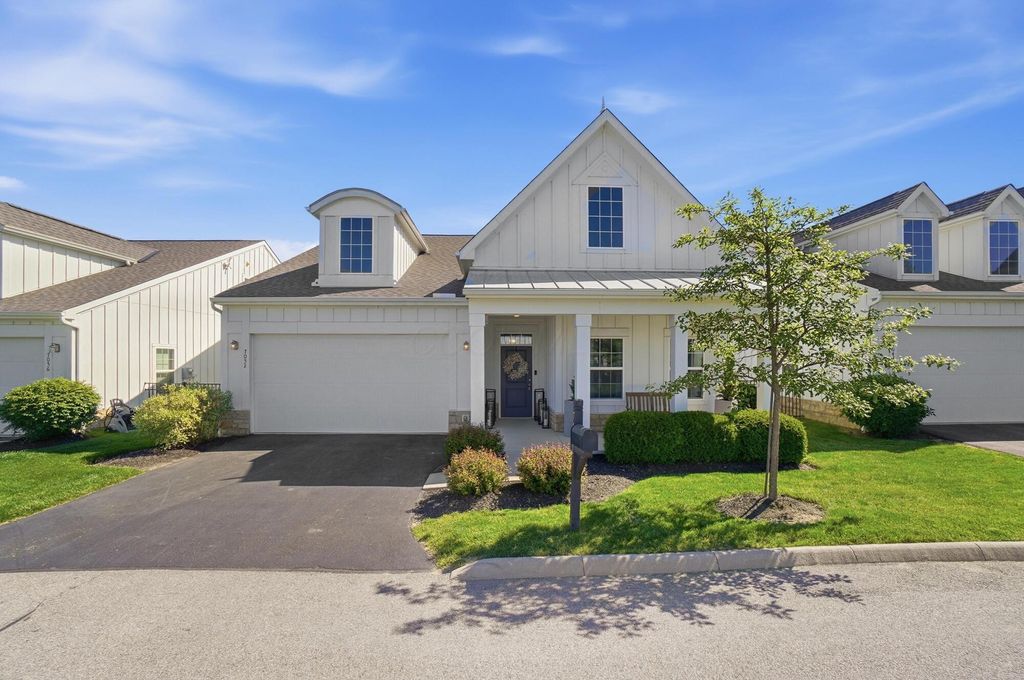 Photo of 7052 Inchcape Lane 12 #12, Dublin, OH 43016 (MLS # 226017590)