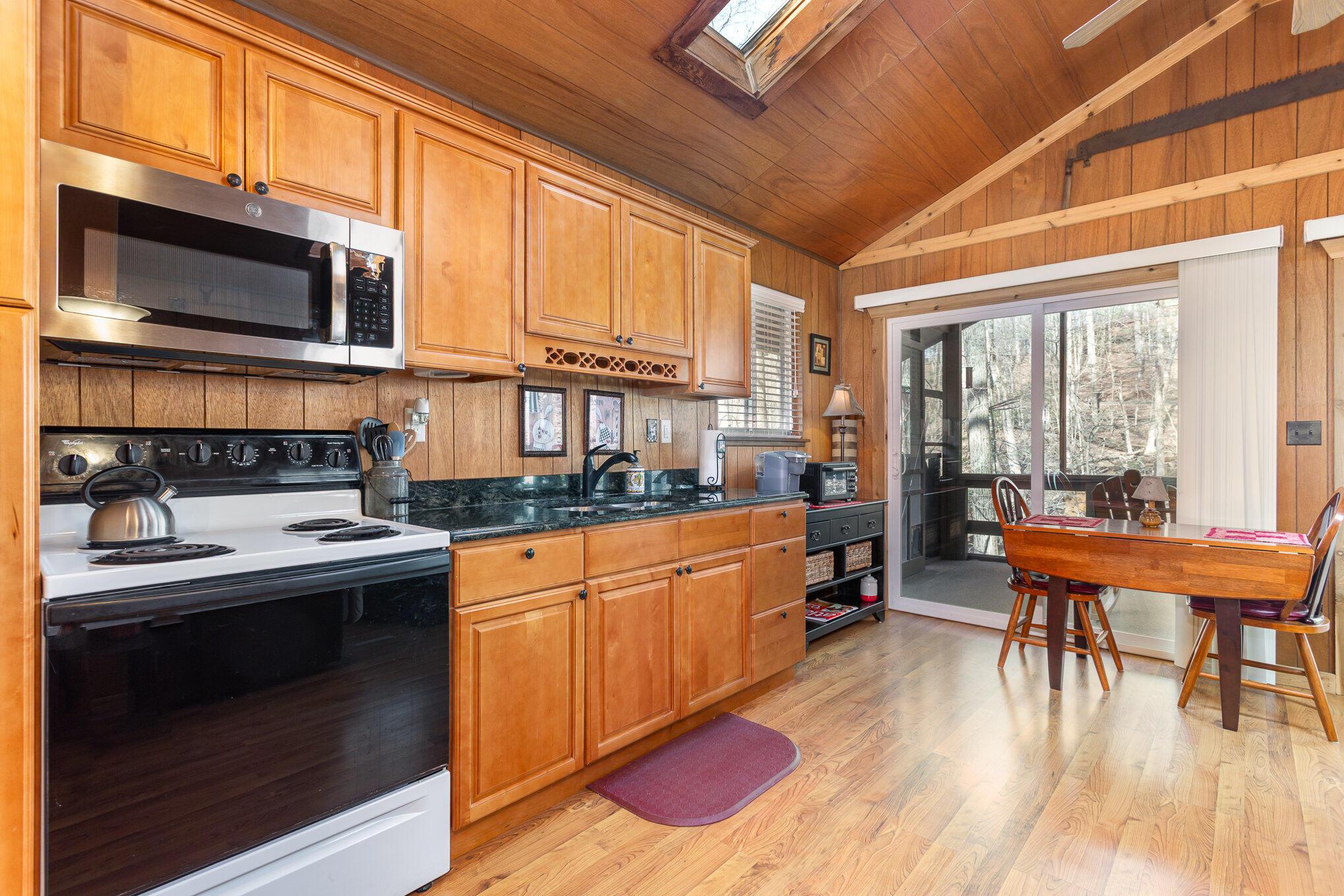 601 Navajo Lane, Sugar Grove, Ohio image 19