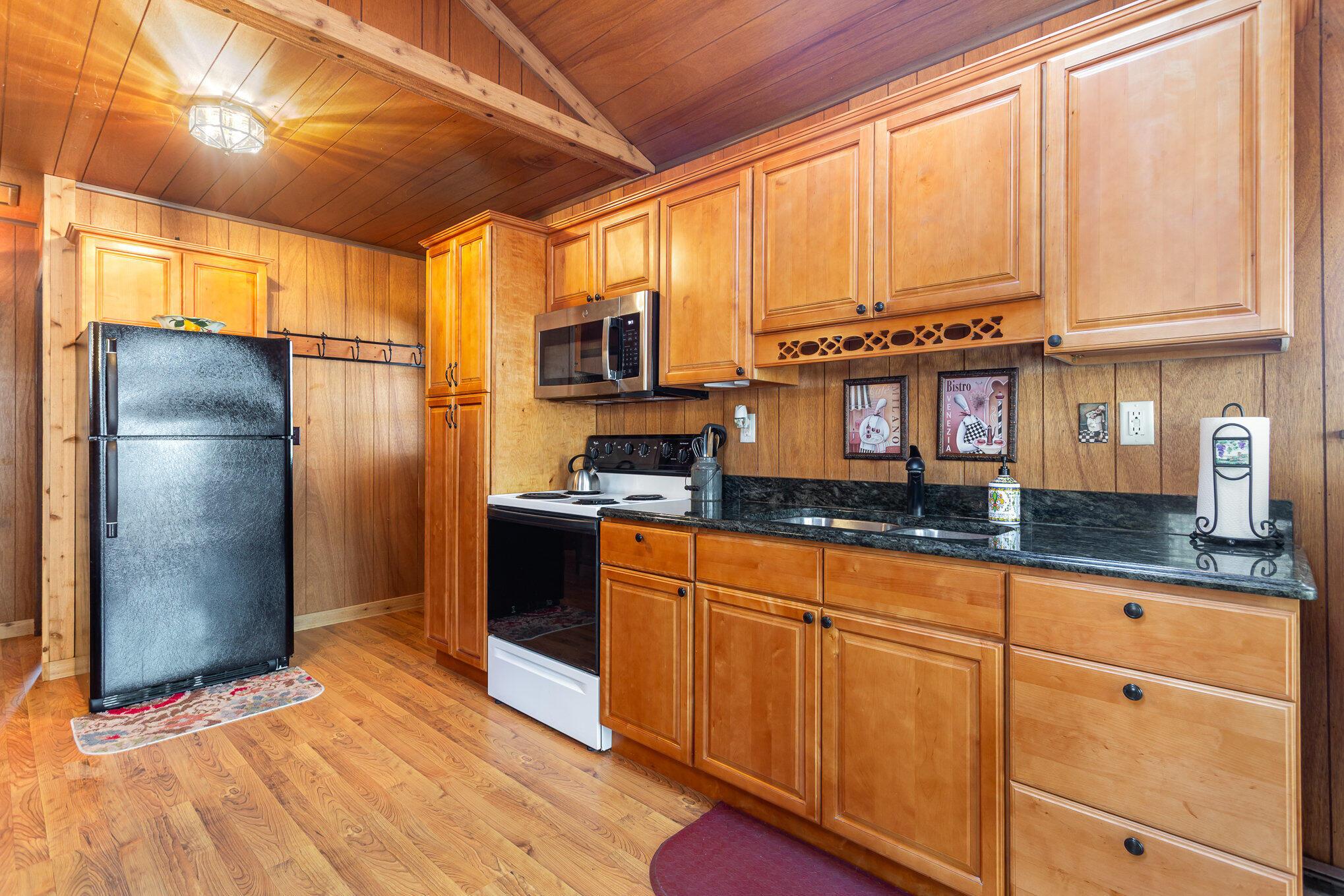 601 Navajo Lane, Sugar Grove, Ohio image 8