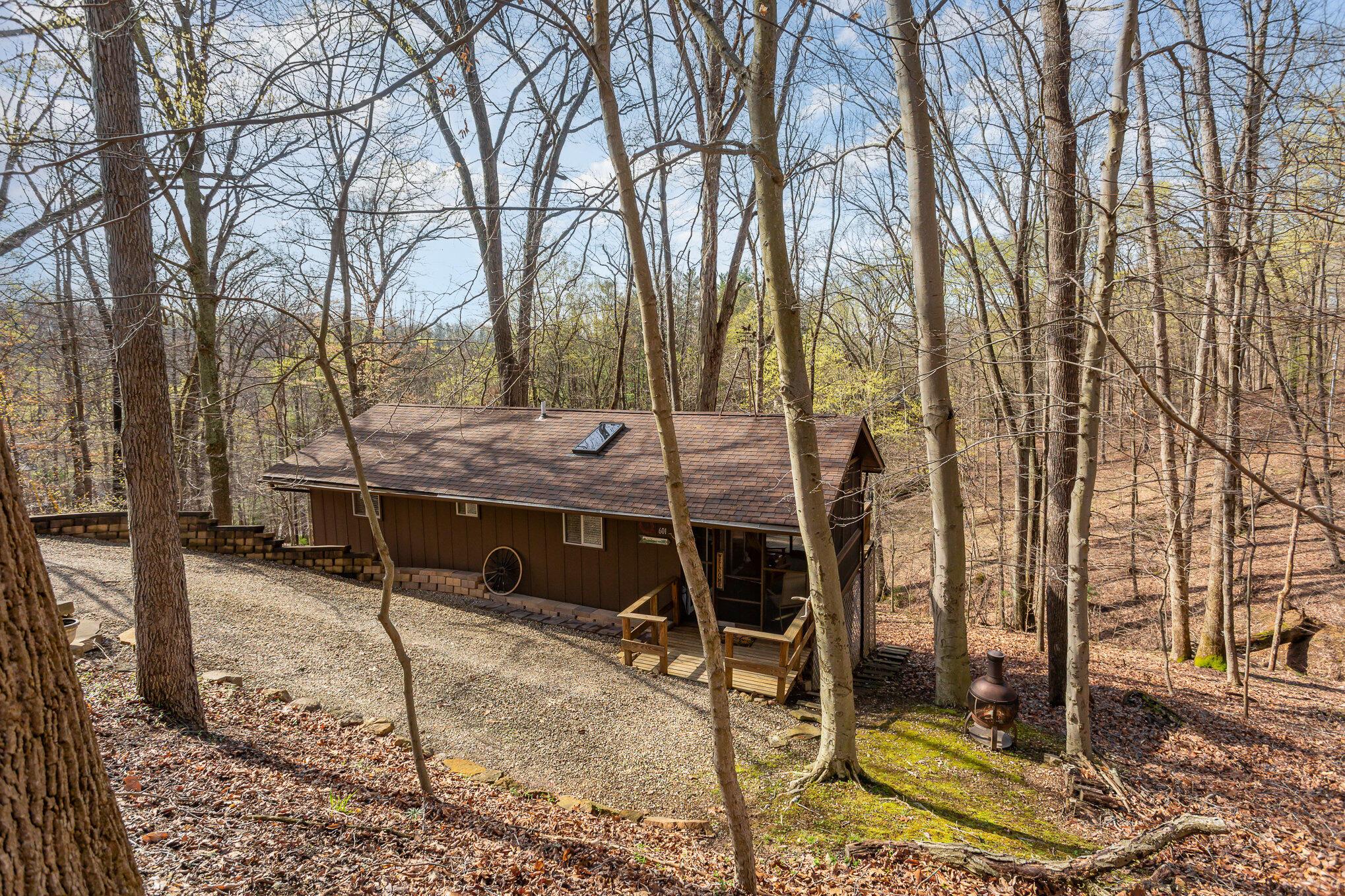 601 Navajo Lane, Sugar Grove, Ohio image 5