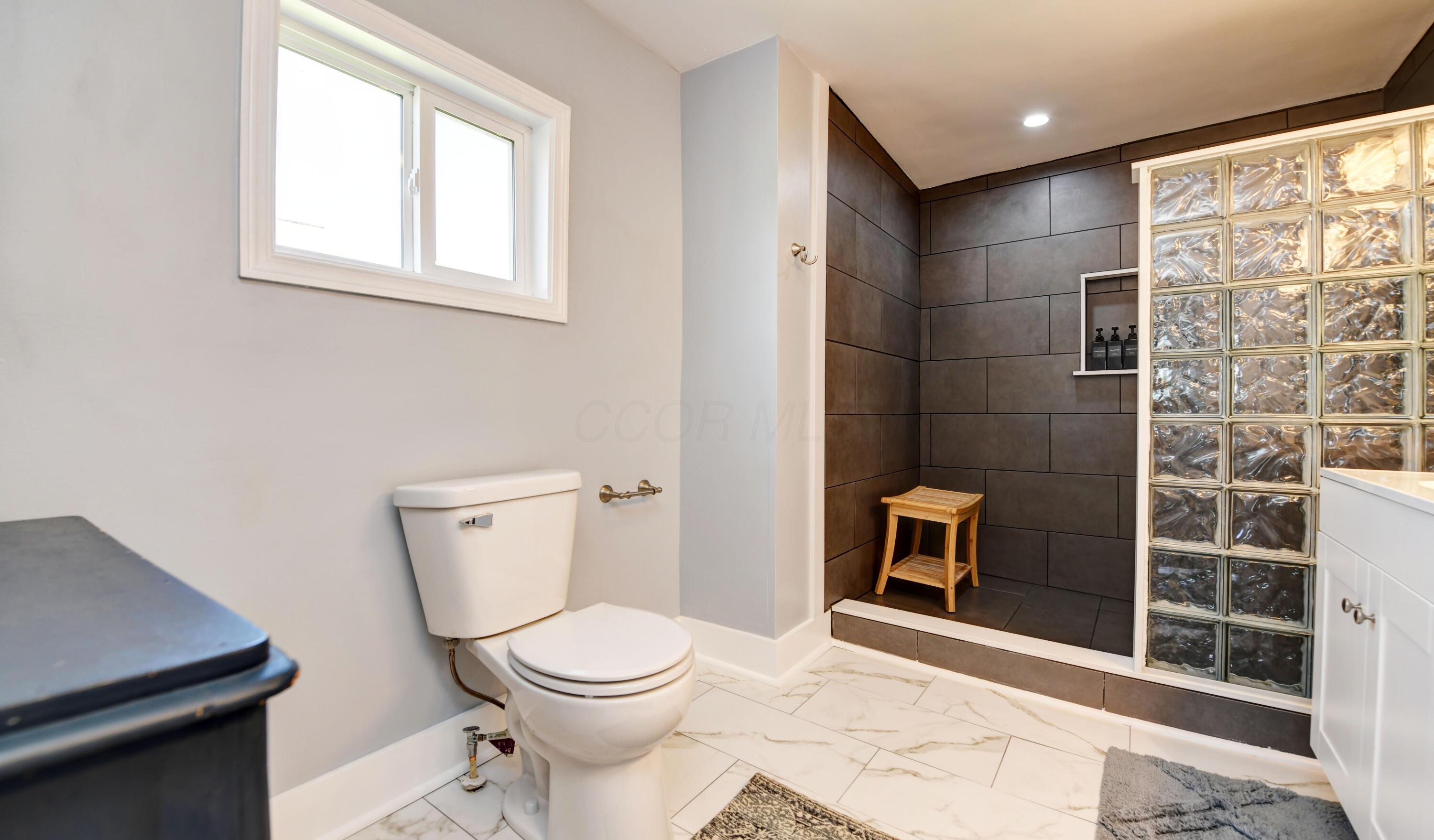 909 Oakwood Avenue, Columbus, Ohio image 17