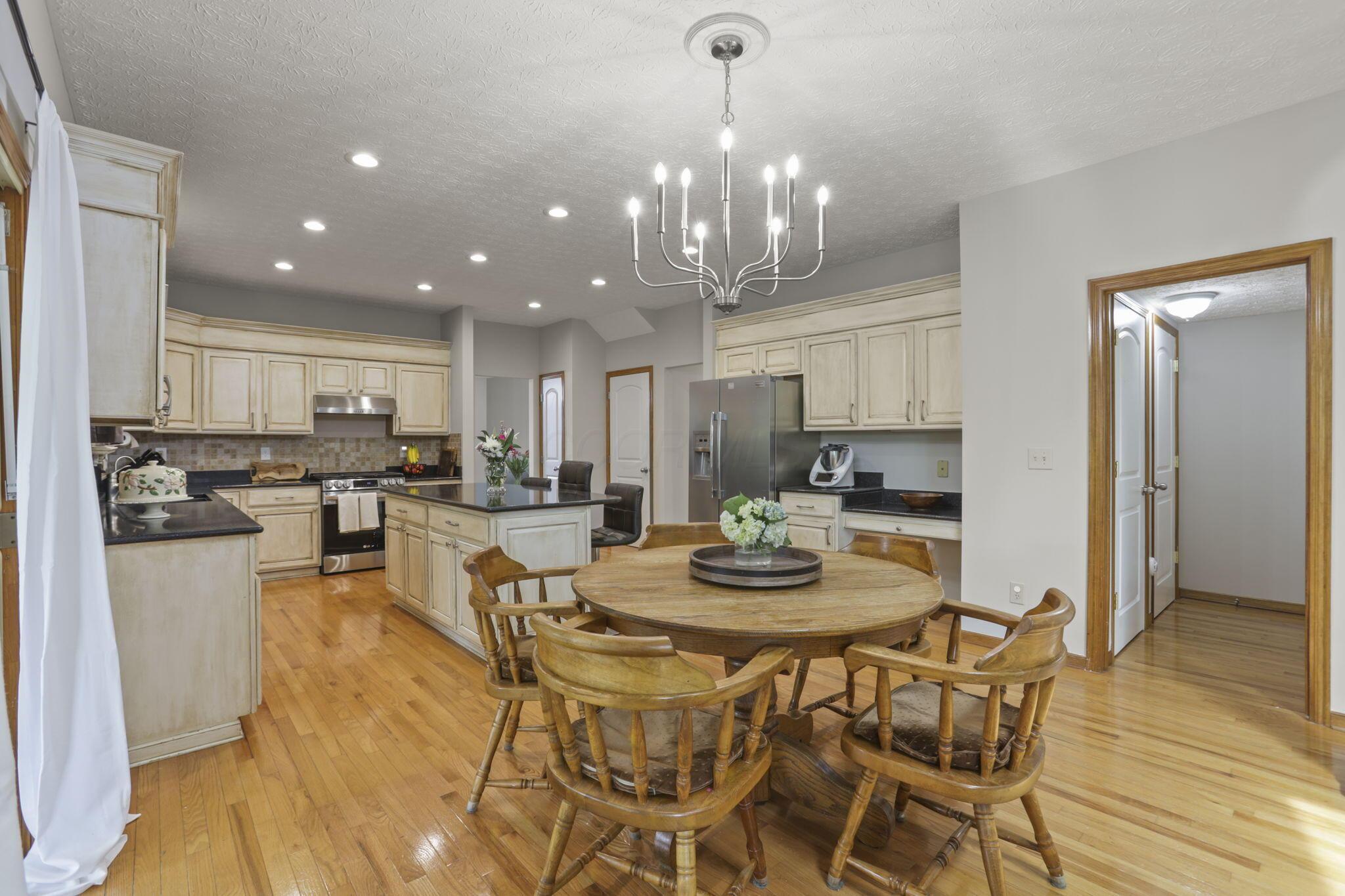 9388 Brooks Close, Powell, Ohio image 17