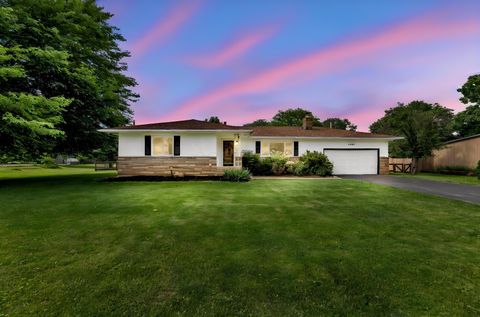 Photo of 2654 Youngs Grove Road, Columbus, OH 43231 (MLS # 226022634)