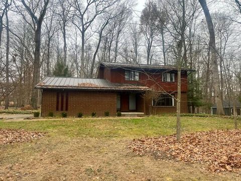 Photo of 213 E Woodside Drive, Gambier, OH 43022 (MLS # 225044350)