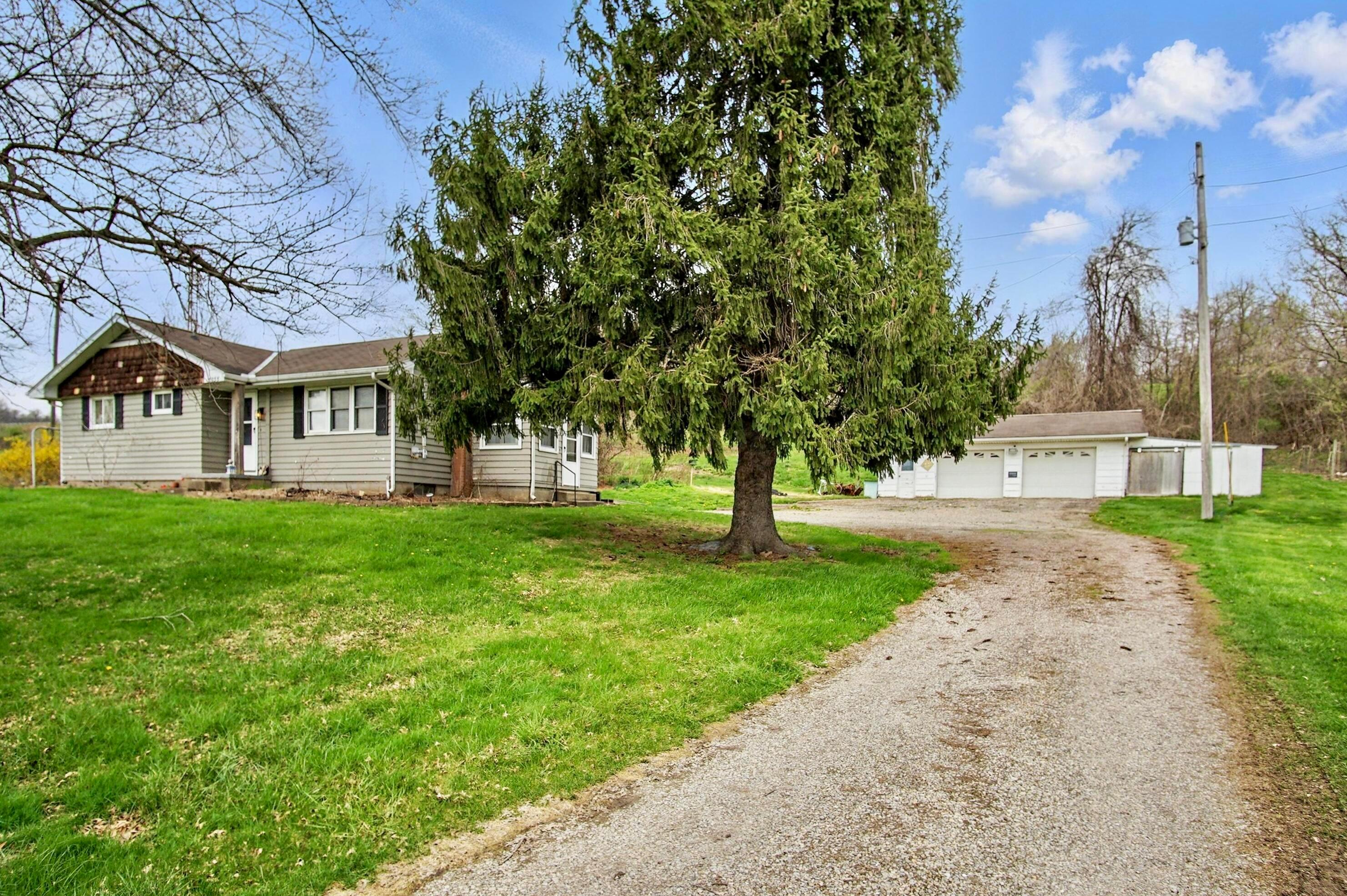 5235 Raiders Road, Frazeysburg, Ohio image 3