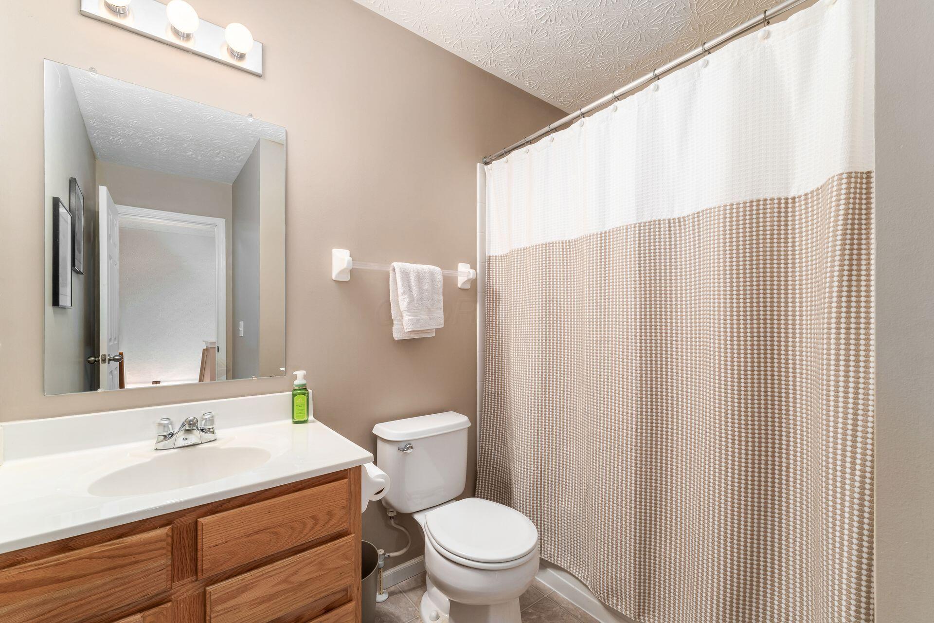 6061 Eden Valley Drive, Westerville, Ohio image 32