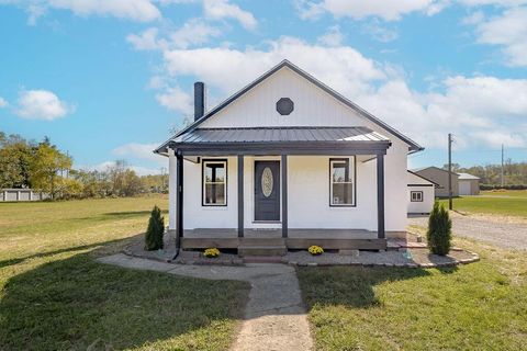 Photo of 200 Pittsburgh Avenue, Mount Vernon, OH 43050 (MLS # 225037841)