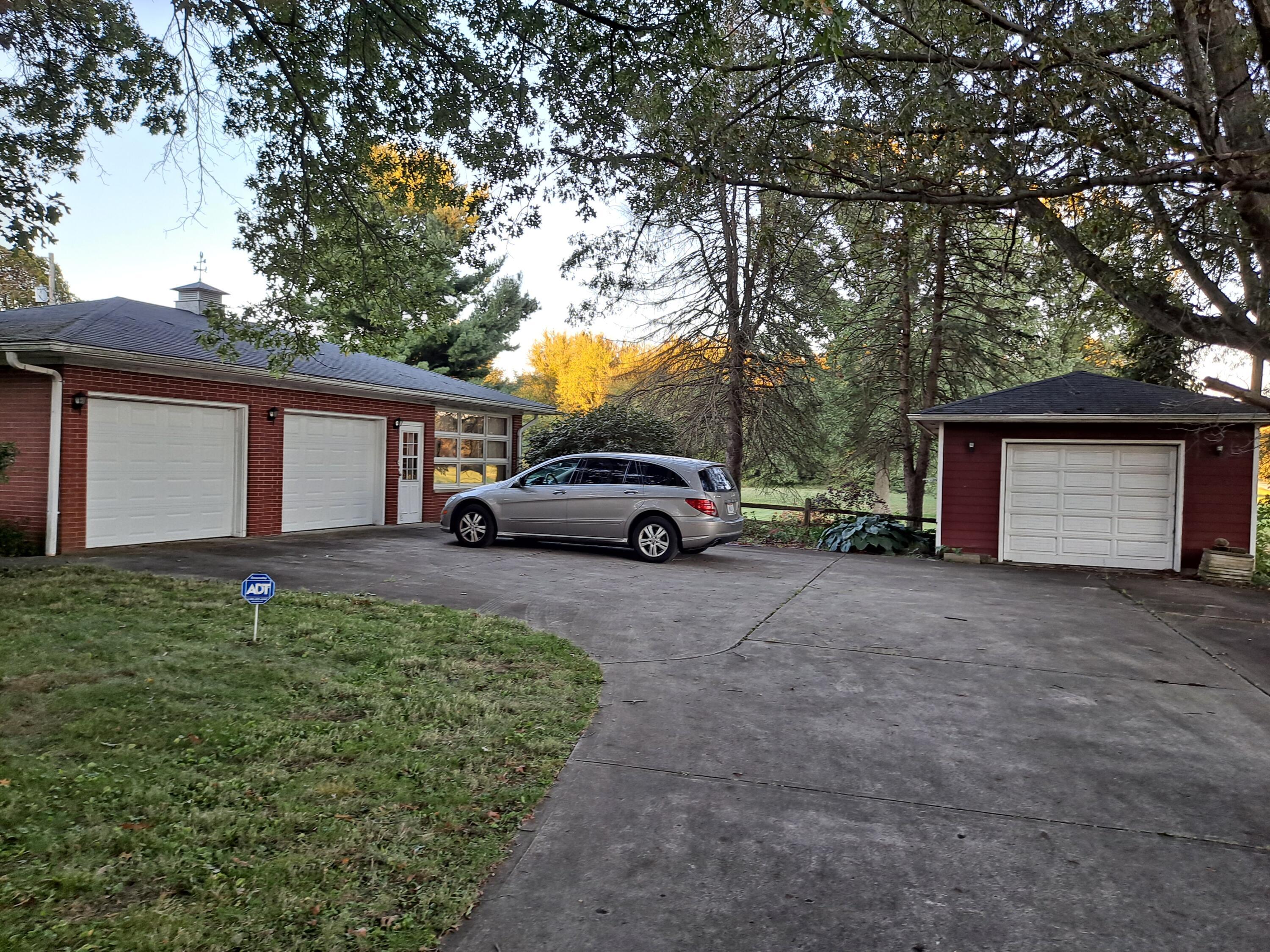 6561 Miller Paul Road, Westerville, Ohio image 2