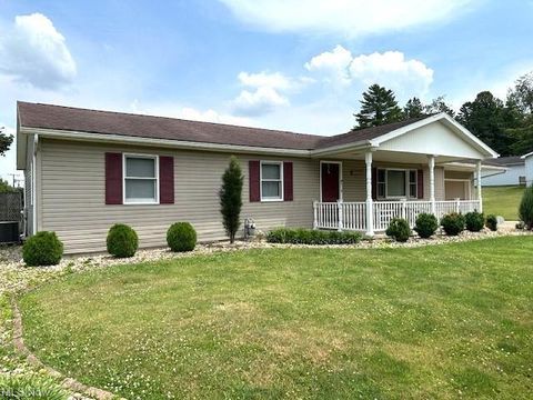 Single Family Residence in Zanesville OH 18 Hickory Street.jpg