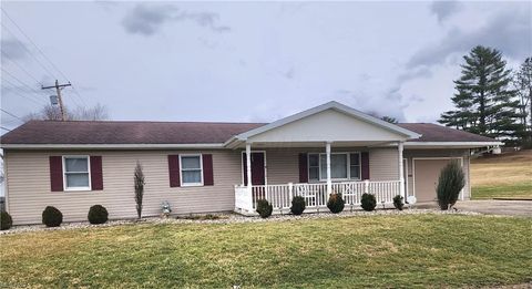Single Family Residence in Zanesville OH 18 Hickory Street 10.jpg