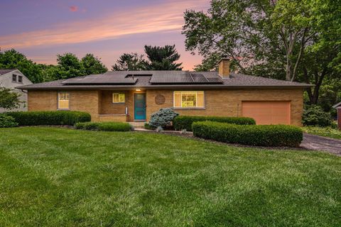 Photo of 3140 Fishinger Road, Columbus, OH 43221 (MLS # 226020868)