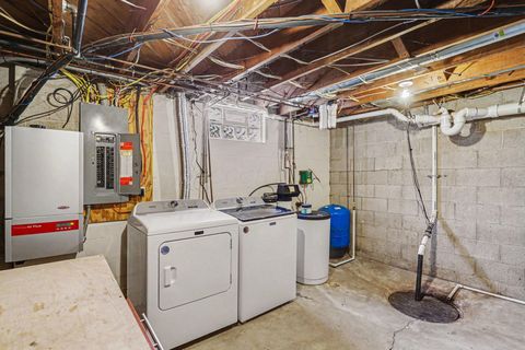 Tiny photo for 3140 Fishinger Road, Columbus, OH 43221 (MLS # 226020868)