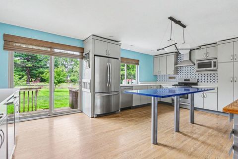 Tiny photo for 3140 Fishinger Road, Columbus, OH 43221 (MLS # 226020868)