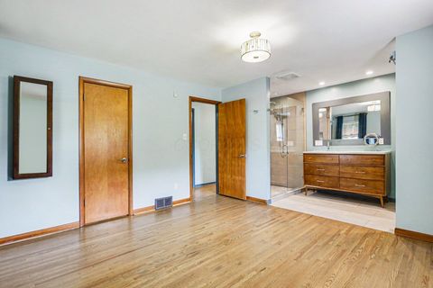 Tiny photo for 3140 Fishinger Road, Columbus, OH 43221 (MLS # 226020868)