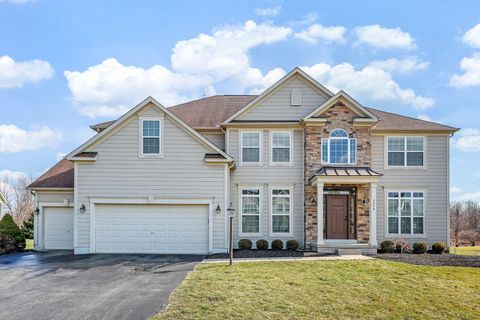 Photo of 3249 Winding Woods Drive, Powell, OH 43065 (MLS # 226005774)