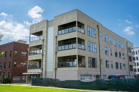 Condominium in Columbus OH 270 Dickenson Street.jpg