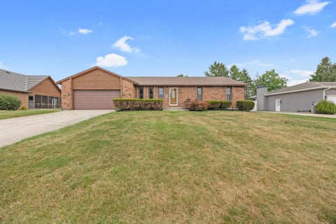 Homes For Sale - 110 N Heatherhill Drive<br/> Logan County, Bellefontaine, OH 43311