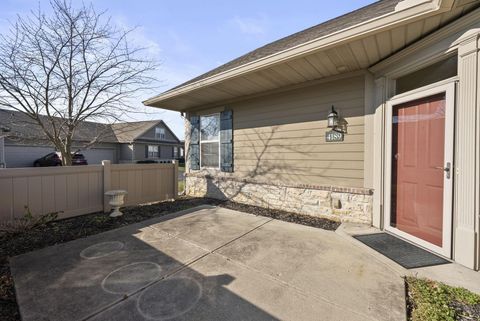 Tiny photo for 4189 Waterside Place 9 #9, Grove City, OH 43123 (MLS # 225045608)