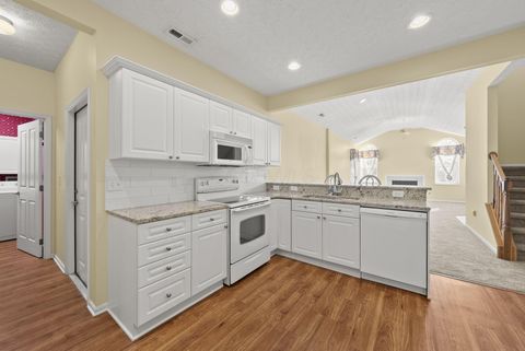 Tiny photo for 4189 Waterside Place 9 #9, Grove City, OH 43123 (MLS # 225045608)