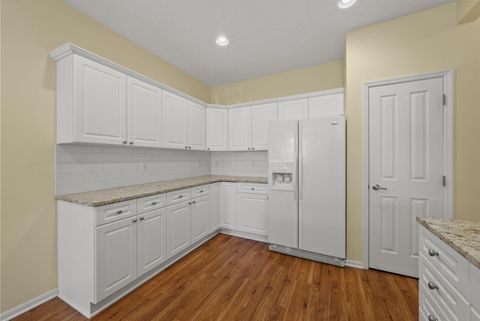 Tiny photo for 4189 Waterside Place 9 #9, Grove City, OH 43123 (MLS # 225045608)