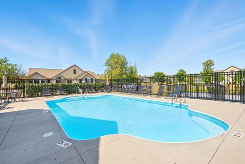 Tiny photo for 4189 Waterside Place 9 #9, Grove City, OH 43123 (MLS # 225045608)