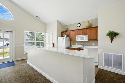 Tiny photo for 4189 Waterside Place 9 #9, Grove City, OH 43123 (MLS # 225045608)