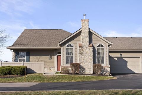 Photo of 4189 Waterside Place 9 #9, Grove City, OH 43123 (MLS # 225045608)