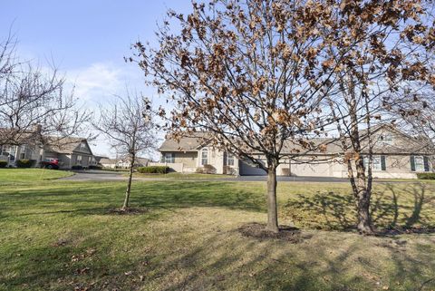 Tiny photo for 4189 Waterside Place 9 #9, Grove City, OH 43123 (MLS # 225045608)