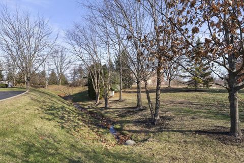 Tiny photo for 4189 Waterside Place 9 #9, Grove City, OH 43123 (MLS # 225045608)