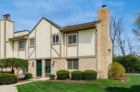Photo of 130 Carrowmoor Court 35 #35, Dublin, OH 43017 (MLS # 226011385)