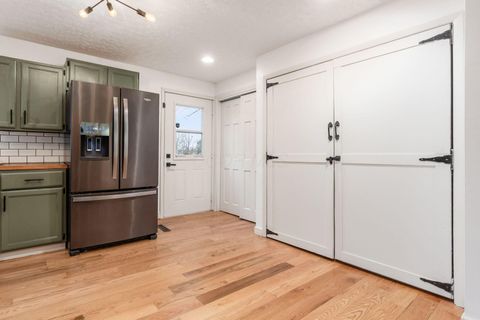 Tiny photo for 221 Eastwood Avenue, Westerville, OH 43081 (MLS # 226000745)