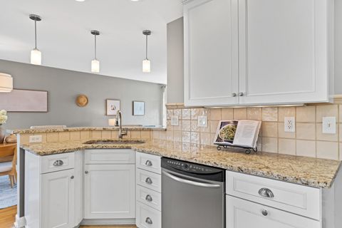 Tiny photo for 2668 Edgevale Road, Upper Arlington, OH 43221 (MLS # 226005301)