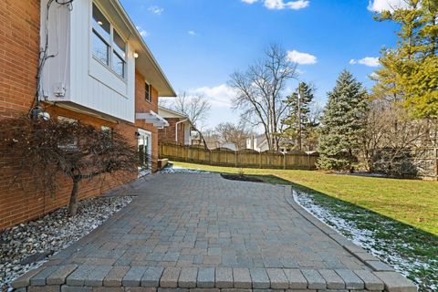 Tiny photo for 2668 Edgevale Road, Upper Arlington, OH 43221 (MLS # 226005301)