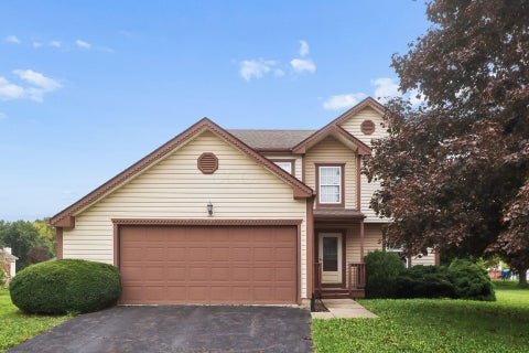 Photo of 16 W Fieldstone, Etna, OH 43062 (MLS # 226036463)