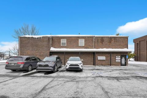 Photo of 37 E Wilson Bridge Road, Worthington, OH 43085 (MLS # 226003407)