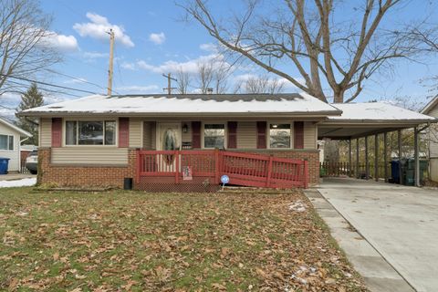 Photo of 1460 Burnley Square N, Columbus, OH 43229 (MLS # 225045299)
