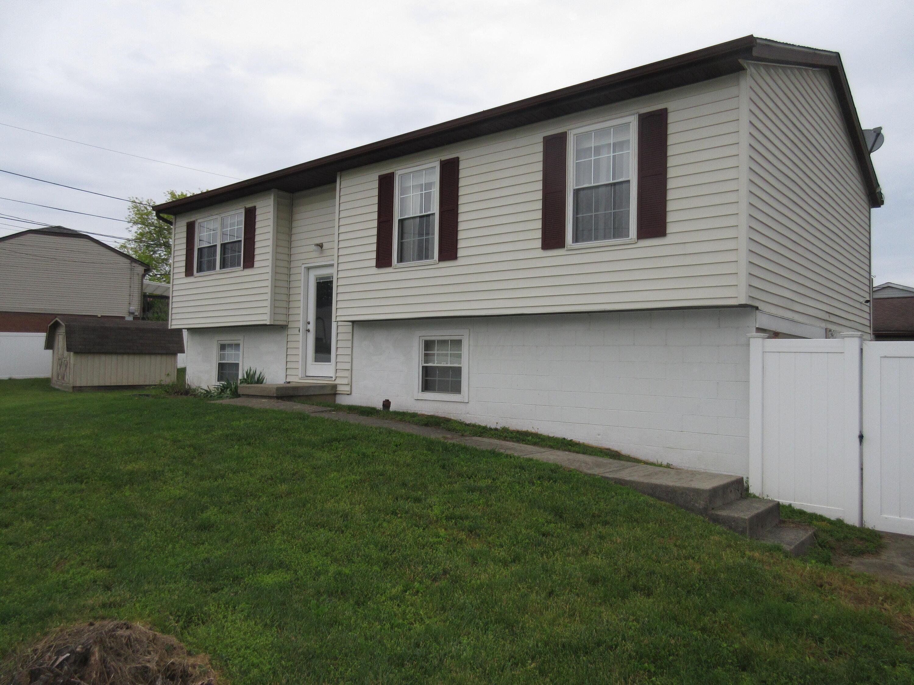 632 Licking View Drive, Heath, Ohio image 1