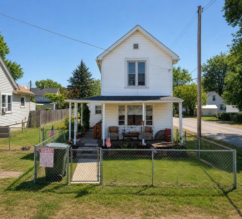 Photo of 2404 S 5th Street, Columbus, OH 43207 (MLS # 226017177)